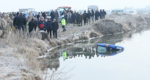 Traktörüyle Kars Çayı'na düşen sürücü öldü