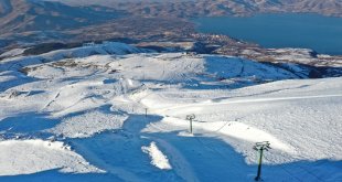 Elazığ'da kayak merkezine erken yağan kar yeni sezon için umutlandırdı