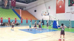 Elazığ'da basketbol U14 yerel lig mücadelesi sona erdi