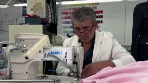 Obama, Trump, Middleton'u Tuncelili terzi giydiriyor