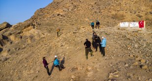 Doğa tutkunları Iğdır Kızıldağ'daki zorlu eğitimlerle profesyonel dağcılığa adım atıyor