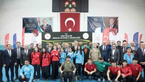 Ağrı'da 5 bin sporcuya malzeme desteği