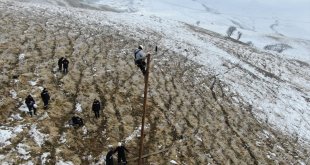 Muş'ta VEDAŞ ekiplerinin kırsaldaki çalışmaları sürüyor