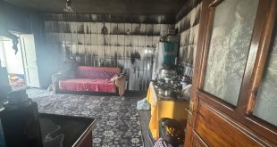 Van'da çıkan yangında bir ev kullanılamaz hale geldi