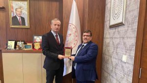 Ağrı'da 45 Yılını Eğitime Adayan Recep Kasar Emekli Oldu