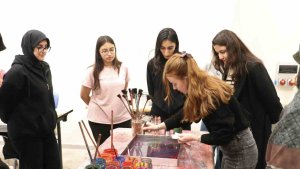 Muş'ta gençler için kültür-sanat atölyeleri devam ediyor