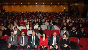 Tunceli'de 'çocukların sesinden şiirler' etkinliği