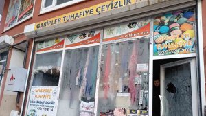 Diyadin'de iş yerlerinin camları buz tuttu