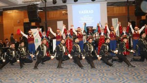 Vanlı kadınlardan köy çocukları için anlamlı gece