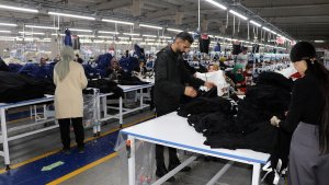 Yıllar sonra döndüğü memleketi Ağrı'da devlet desteğiyle 350 gence iş imkanı sunuyor