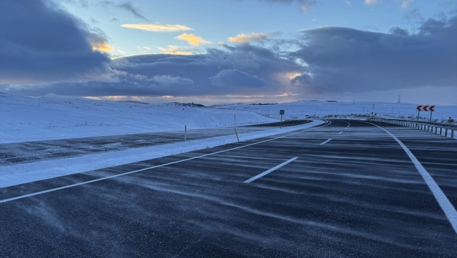 Ardahan'da yoğun tipi ulaşımı aksatıyor
