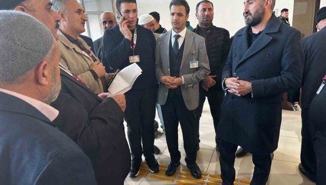 AK Parti Ağrı İl Başkanı İlhami Yıldız, umre yolcularını uğurladı