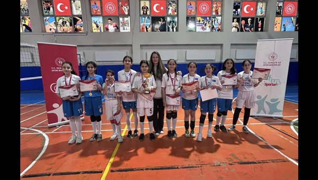 Muş'ta okul sporları voleybol il birinciliği müsabakaları tamamlandı