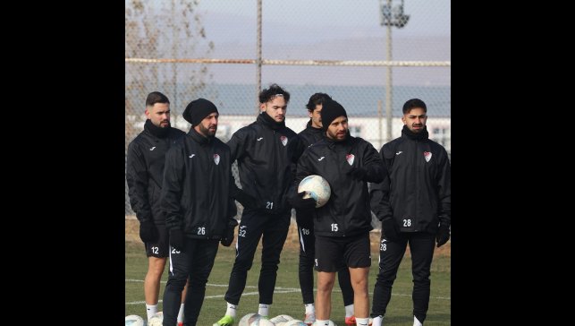 Elazığspor, Mersin'e 19 futbolcuyla gitti