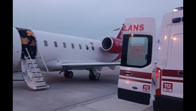 Ambulans uçak Van'daki iki hasta için havalandı