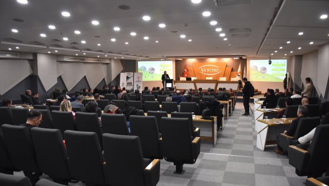 Van'da "Yenilenebilir Enerji Projelerinde Fon Kaynakları" toplantısı düzenlendi