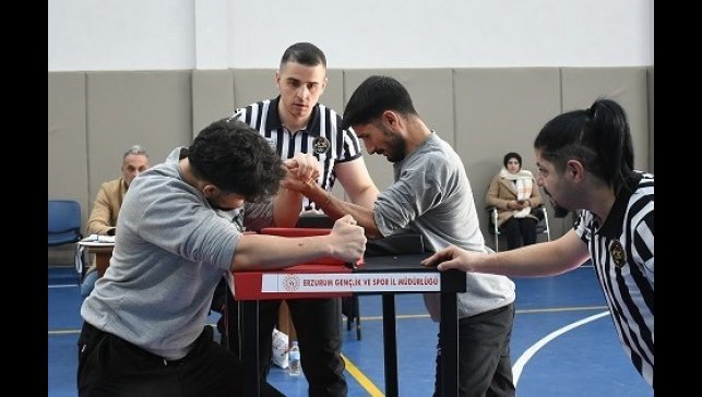 Erzurum'da bilekler yarıştı