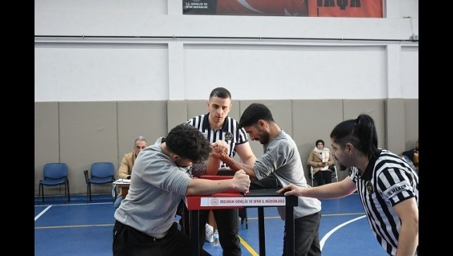 YURTLİG'de bilekler yarıştı