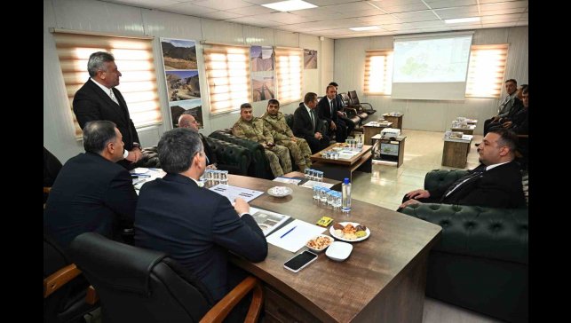 Erzurum ve Bingöl Valileri Çirişli Tüneli'ni inceledi