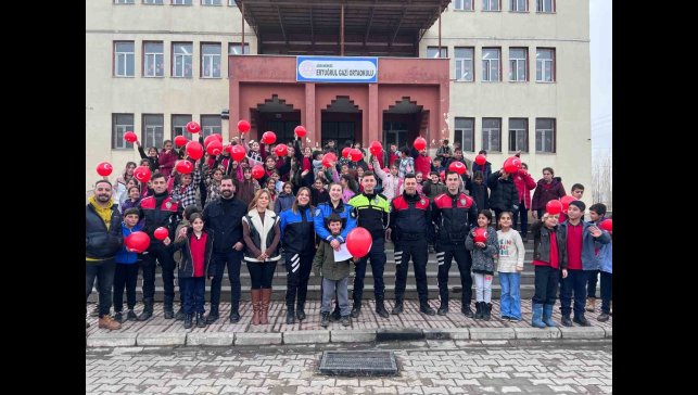 Ağrı'da 320 öğrenciye güvenlik ve polislik mesleği eğitimi verildi