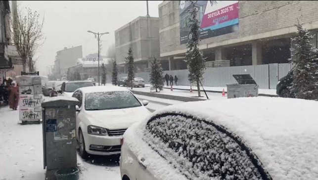 Patnos'ta kar yağışı