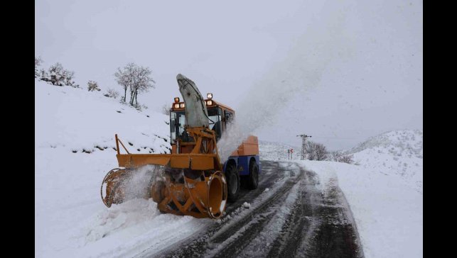 Bingöl'de beyaz esaret: 191 köy yolu ulaşıma kapandı