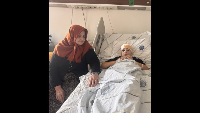 Erzurum'da başına buz ve kar kütlesi düşen çocuğun tedavisi sürüyor