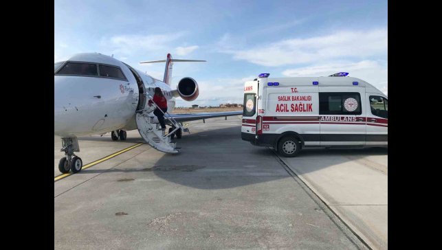 Van'da 3 yenidoğan hasta ambulans uçakla sevk edildi