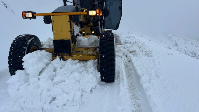 Elazığ'da kar nedeniyle kapanan 103 köy yolu ulaşıma açıldı