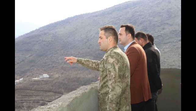 Kaymakam Demirci sınır duvarını inceledi