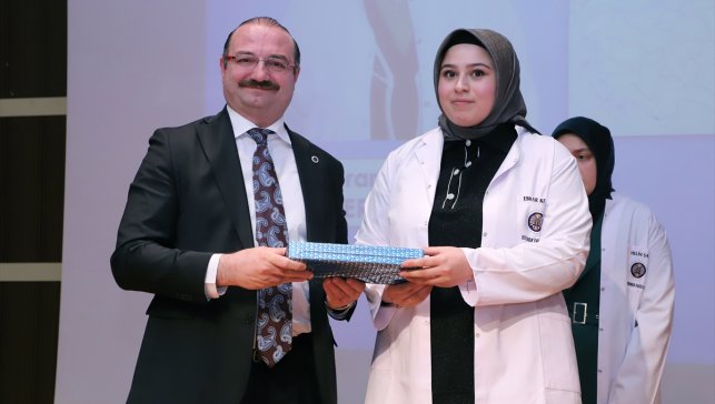 Erzurum'da 119 veteriner hekim adayı beyaz önlük giydi