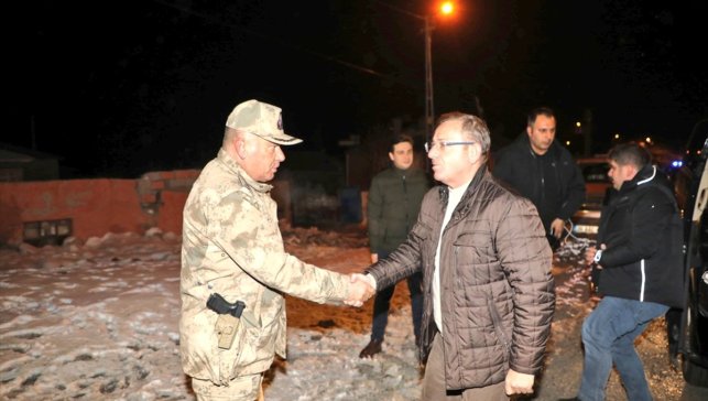Kars Valisi Polat, görev başındaki personelin yeni yılını kutladı