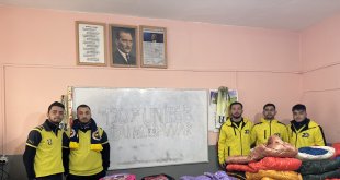 1907 ÜNİFEB Dumlupınar Topluluğu, "Geleceğe Adım Çocuklarımıza Yardım" projesi ile Ağrı'daki çocukları sevindirdi