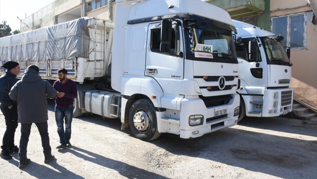 Malatya'dan Suriye'ye 2 tır un gönderildi