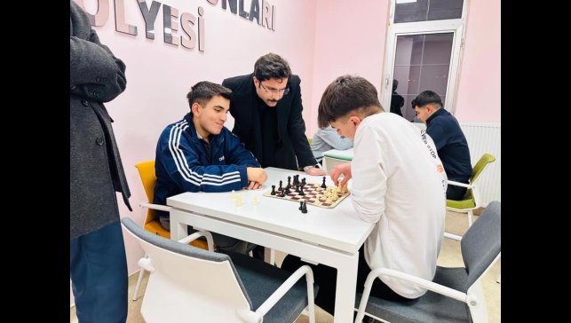 Değer Erzincan Projesi kapsamında Refahiye'de satranç ve okçuluk sınıfı açıldı