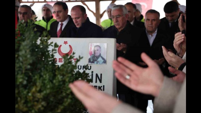 Şehit Fethi Sekin kabri başında anıldı