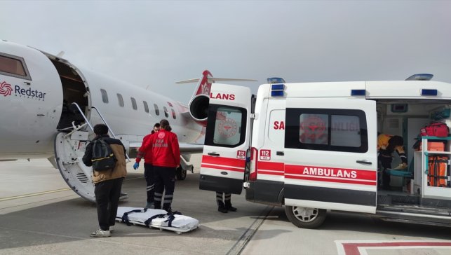 Ambulans uçak 6 yaşındaki hasta çocuk için havalandı