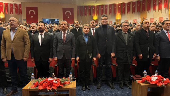 CHP Genel Başkanı Özel, Erzurum'da "Halk Buluşması"na katıldı