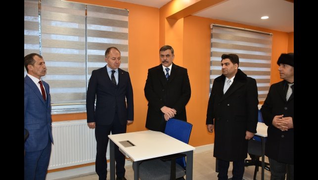 Olur'da gençlik merkezi sevinci