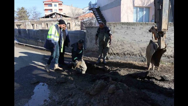 ESKİ ekipleri soğuk ve kışa rağmen çalışıyor