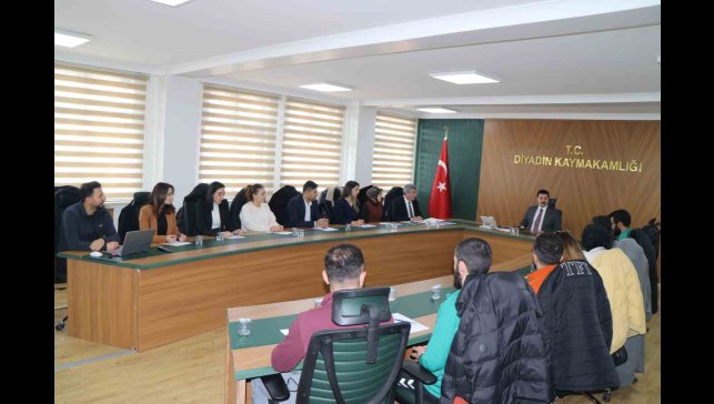 Kaymakam Karali, Gençlik merkezi yöneticileri ile bir araya geldi