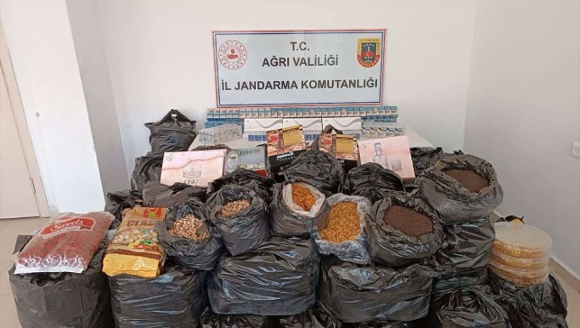 Ağrı'da kaçakçılık operasyonunda 9 zanlı yakalandı