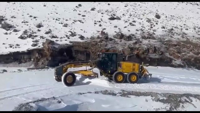 Iğdır'da 10 günde 77 kilometrelik yol kardan temizlendi