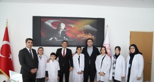 Ağrı'da başarılı öğrencilerin hayalini kurduğu meslekleri bir günlüğüne gerçek oldu