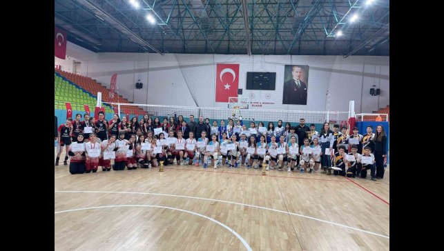 Elazığ'da okul sporları voleybol müsabakaları sona erdi