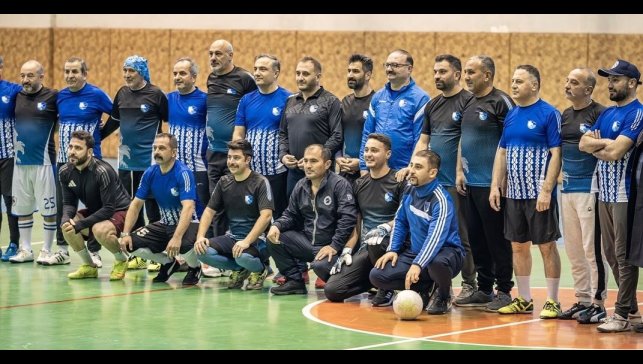 Gazeteci ve bürokratlar dostluk maçında buluştu