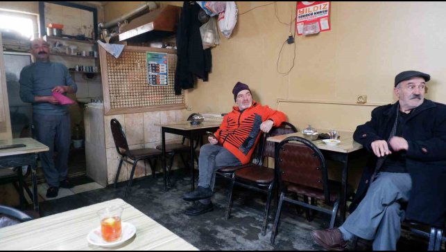 Her bir bardak çayında 'besmele ve dua' var