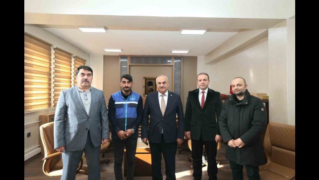 Başkan Akpunar örnek davranışı ödüllendirdi