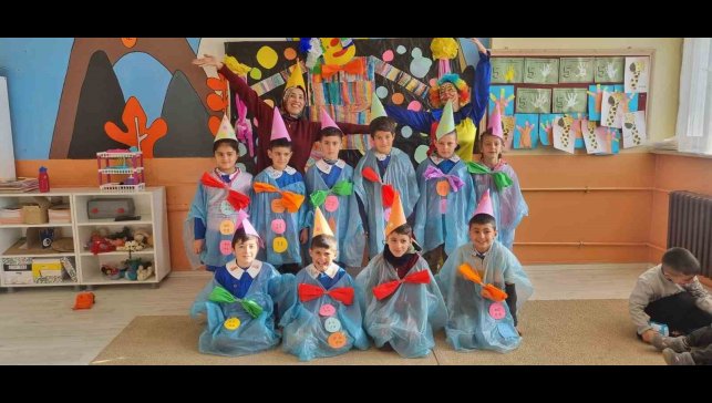 Öğrenciler Palyaço etkinliğinde gönüllerince eğlendi
