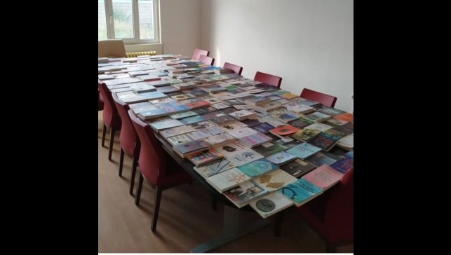 Karne sizden kitap hediyesi bizden